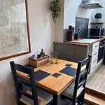 Charming Cosy Near The District *