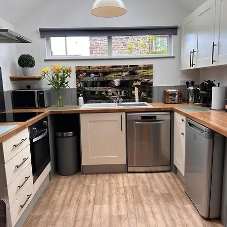 Charming Cosy Near The District