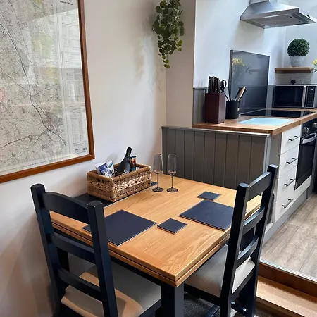 Charming Cosy Near The District *