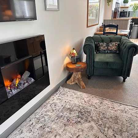 Charming Cosy Near The District *